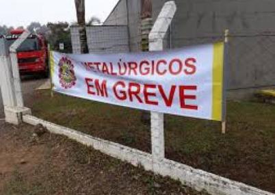 Metalúrgicos suspendem greve