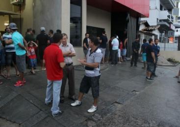 Por unanimidade, metalúrgicos entram em estado de greve