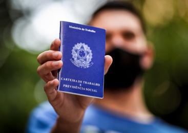 Redução de jornadas e salários pode voltar este ano